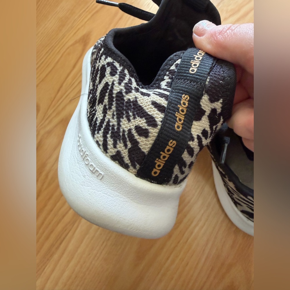 Adidas Women’s Cloudfoam Pure 2.0 sneaker size 8 - Picture 6 of 7